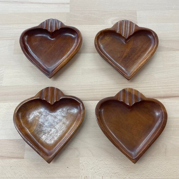 Vintage 70s Monkey Pod Wood Heart Tray Set – 5-Piece Carved Serving Dishes - Picture 4 of 7